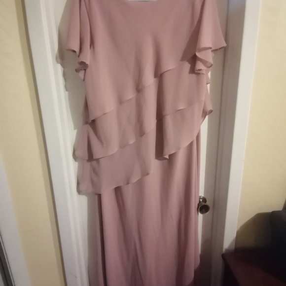 Soft Pink Dress - Picture 2 of 6